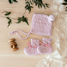 Load image into Gallery viewer, Snuggle Hunny - Wool Baby Bonnet &amp; Booties Set
